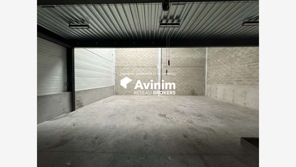 A louer local activité 226m² Les Pavillons ss Bois