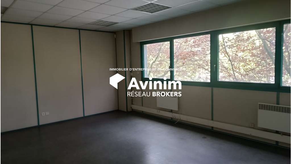 Entrepôt 129m² à louer au Sud de Lille