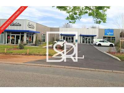 Location Locaux d'activités - Entrepôts à Thiers