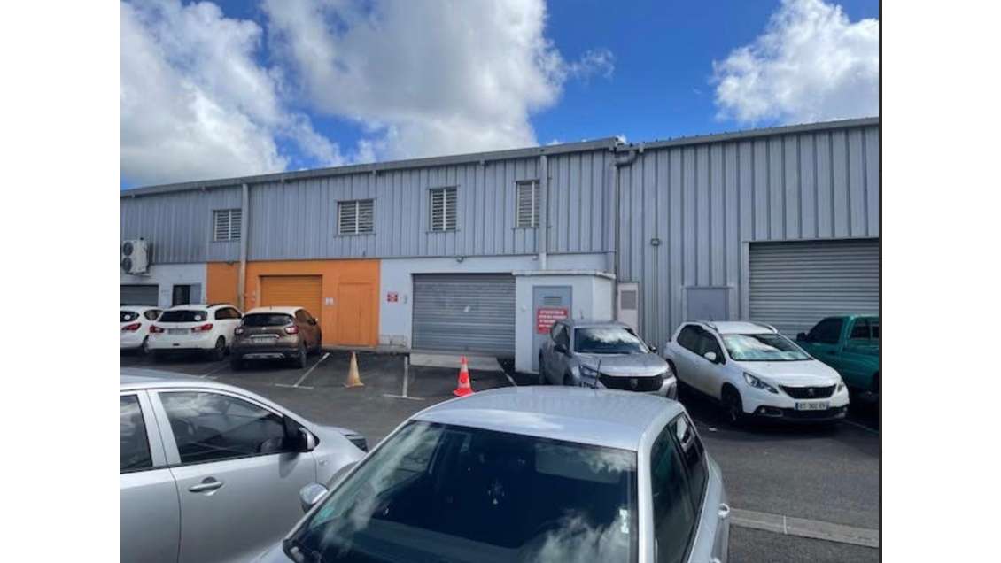 A louer entrepôt 175m² Baie-Mahault Bld Houelbourg