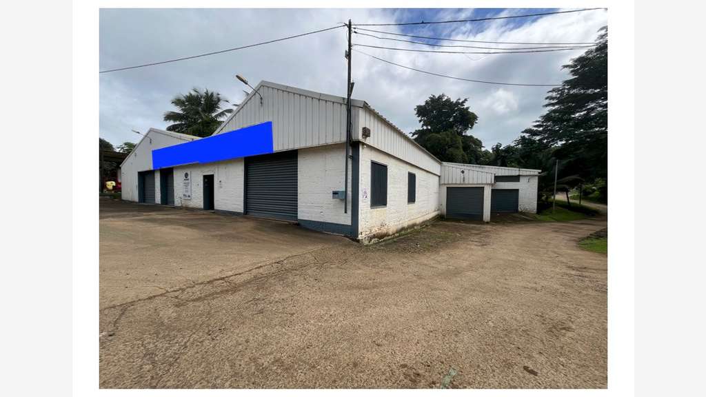 Loue local industriel 1182m² + parking Gros Morne