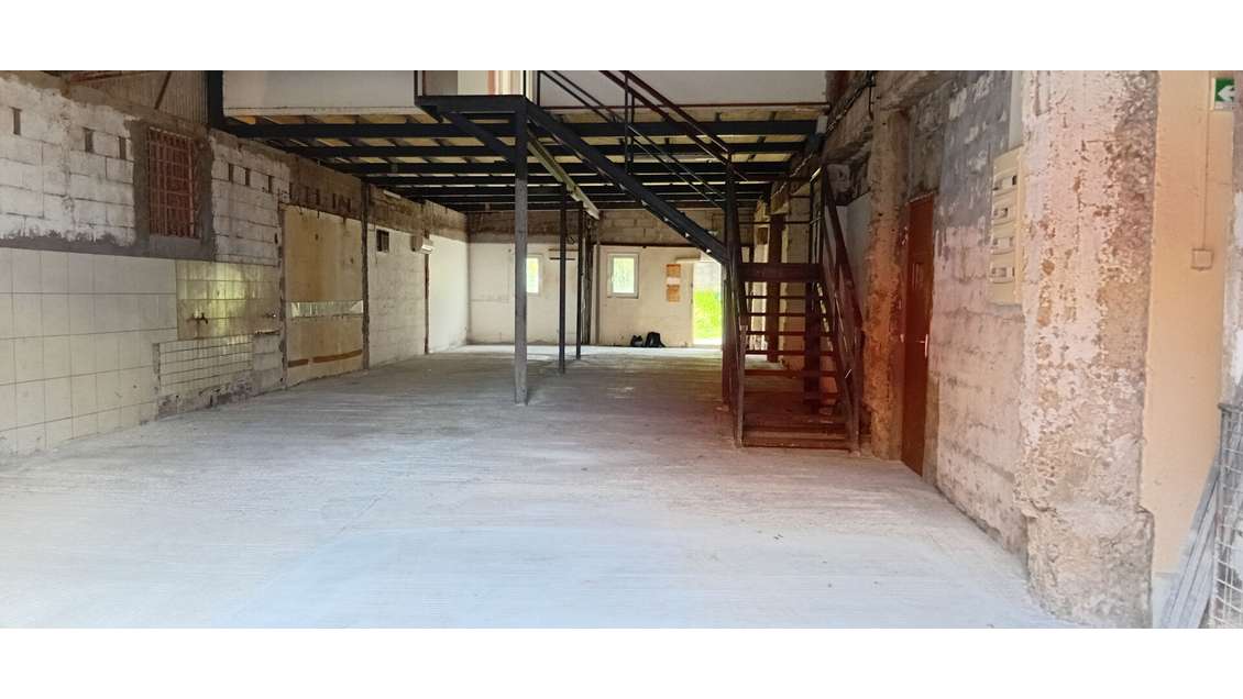 A louer local d'activité 298m² au Lamentin Soudon 