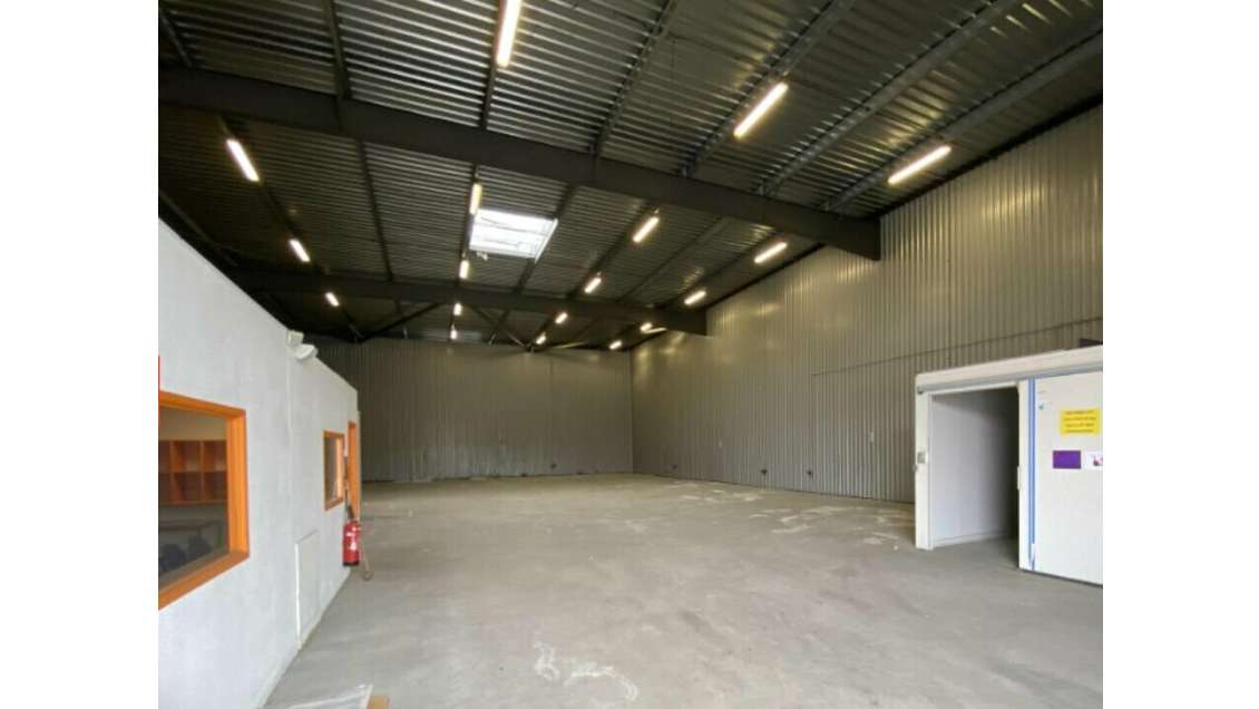 A louer entrepôt 500m² excellent état Voujeaucourt
