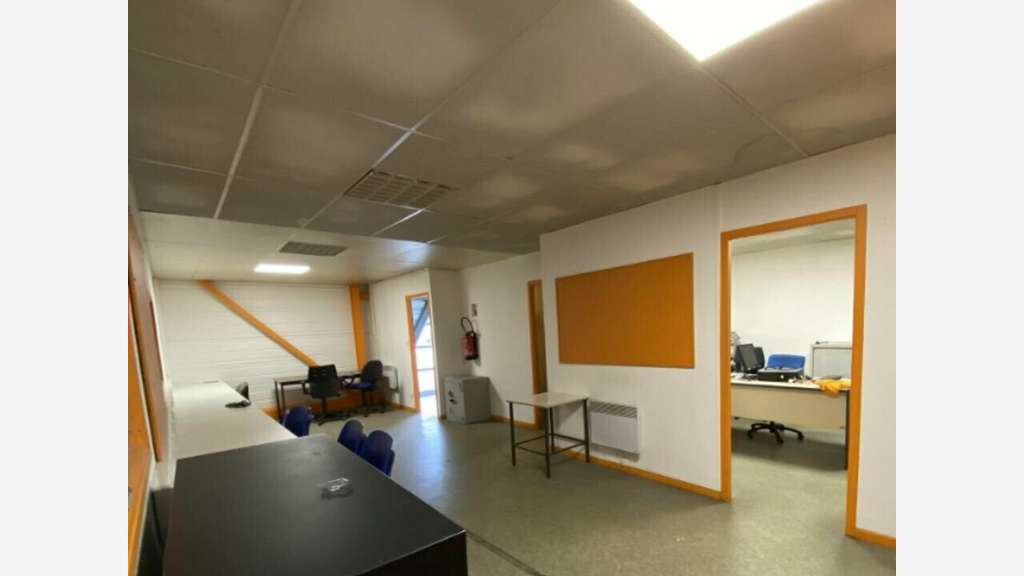 A louer entrepôt 500m² excellent état Voujeaucourt