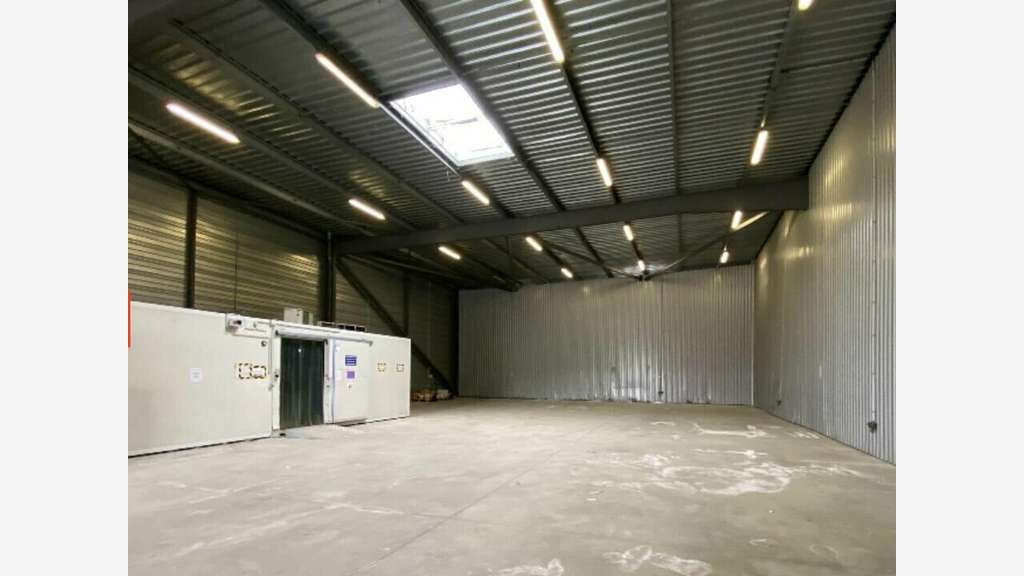 A louer entrepôt 500m² excellent état Voujeaucourt