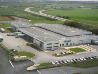 A louer entrepôt logistique 5267m² secteur Niort