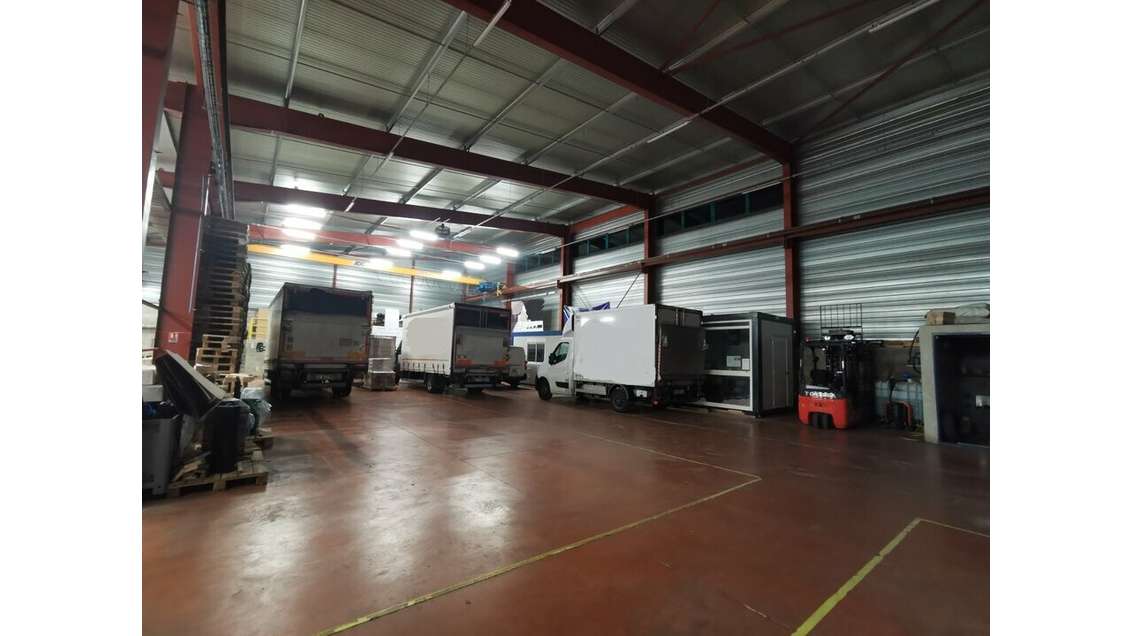 Entrepôt logistique 500m² à louer à Alès