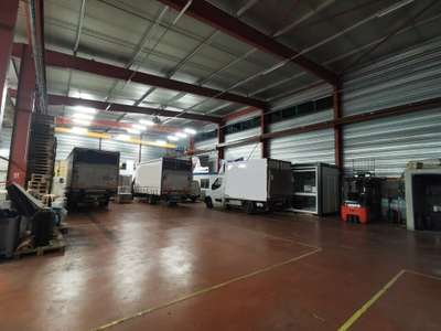 Entrepôt logistique 500m² à louer à Alès