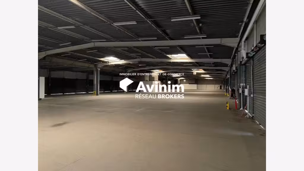 A louer entrepôt logistique de 225m² à 4 249m²