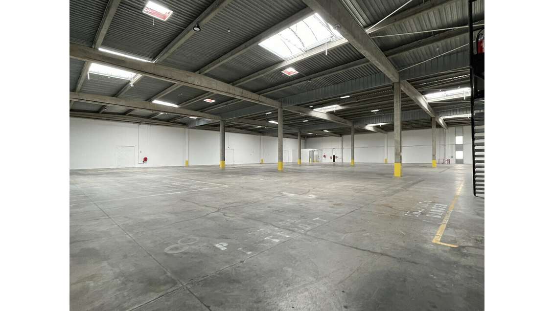 A louer entrepôt logistique 1800m² à Corbas