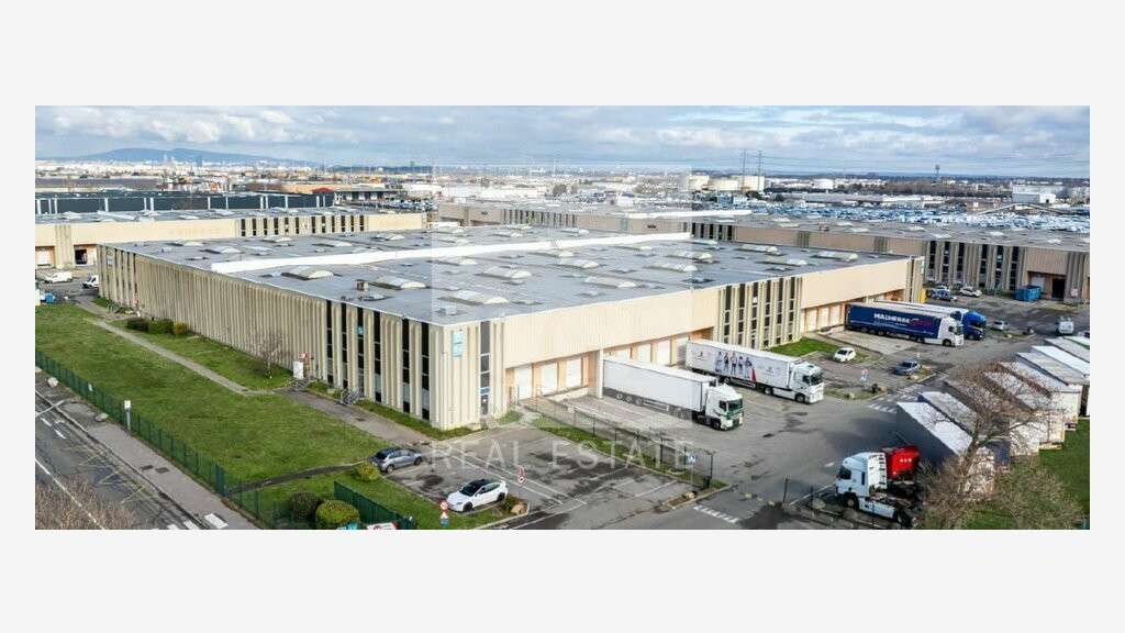 A louer entrepôt logistique 1800m² à Corbas