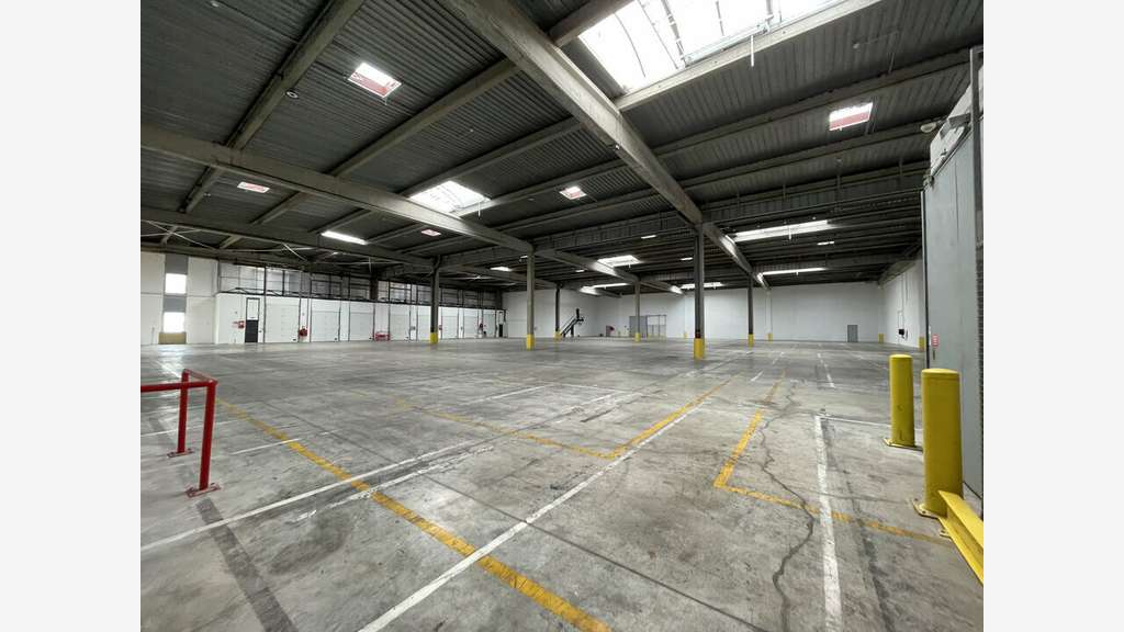 A louer entrepôt logistique 1800m² à Corbas