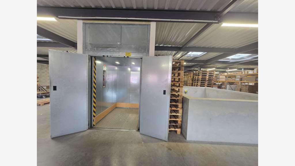 A louer entrepôt logistique 1148m² à La garde