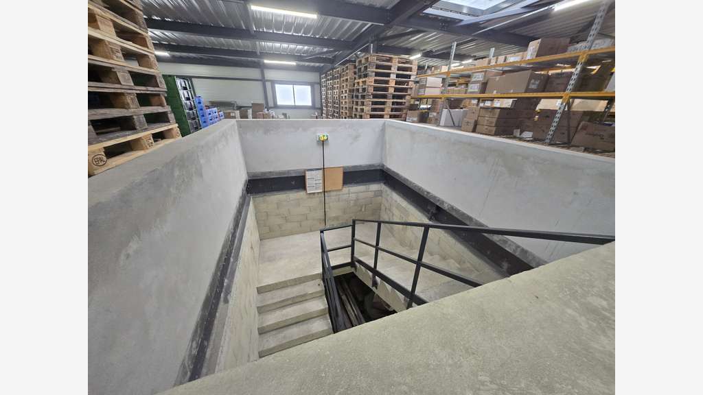 A louer entrepôt logistique 1148m² à La garde