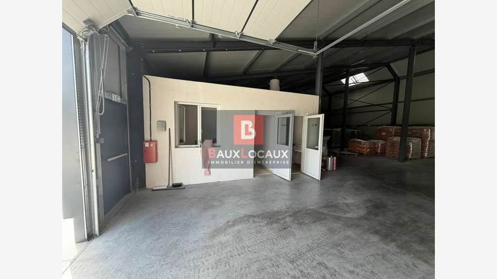Entrepôt logistique 1350m² à louer à Pierrelatte