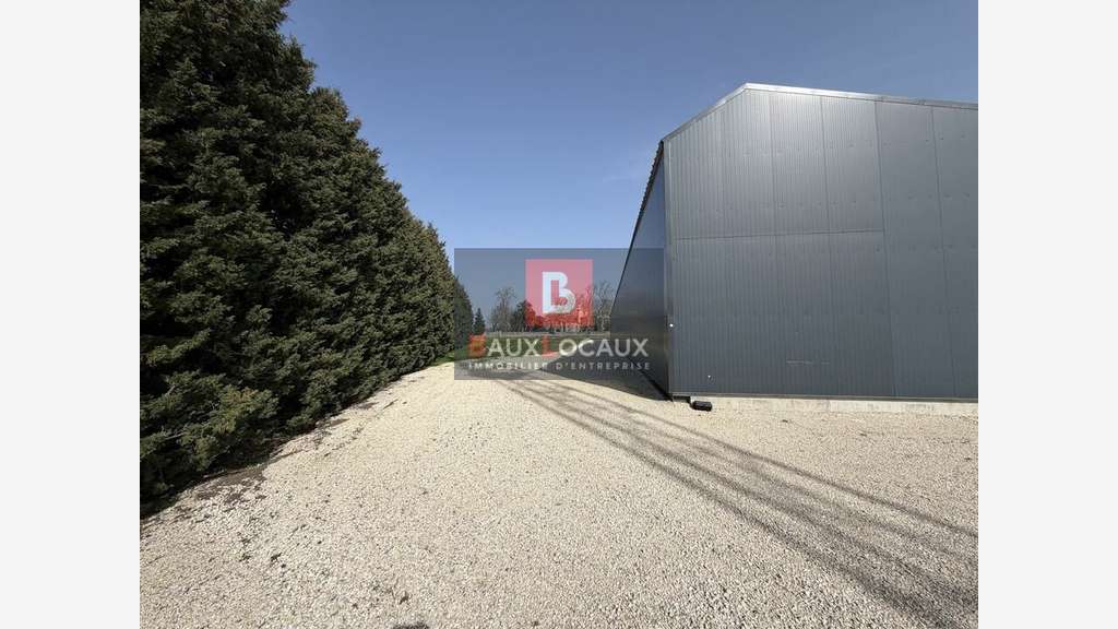 Entrepôt logistique 1350m² à louer à Pierrelatte