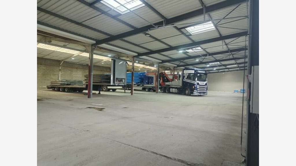A louer entrepôt logistique 2000m² agglo Troyes
