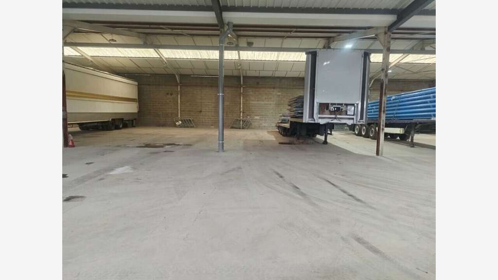 A louer entrepôt logistique 2000m² agglo Troyes