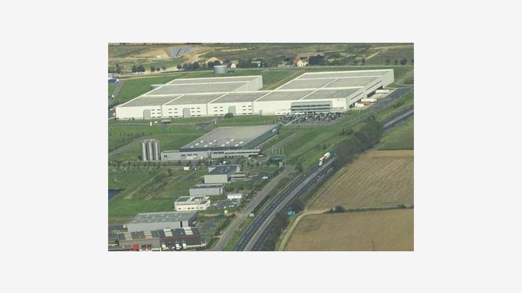 A louer entrepôt Logistique 15000m² proche Cambrai