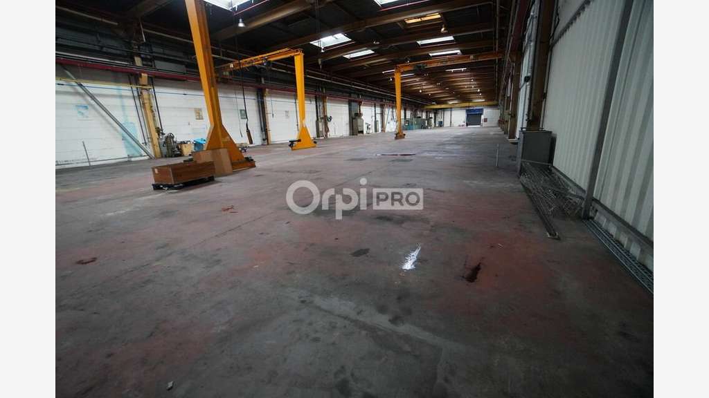 A louer entrepôt logistique 3000m² à Longvic