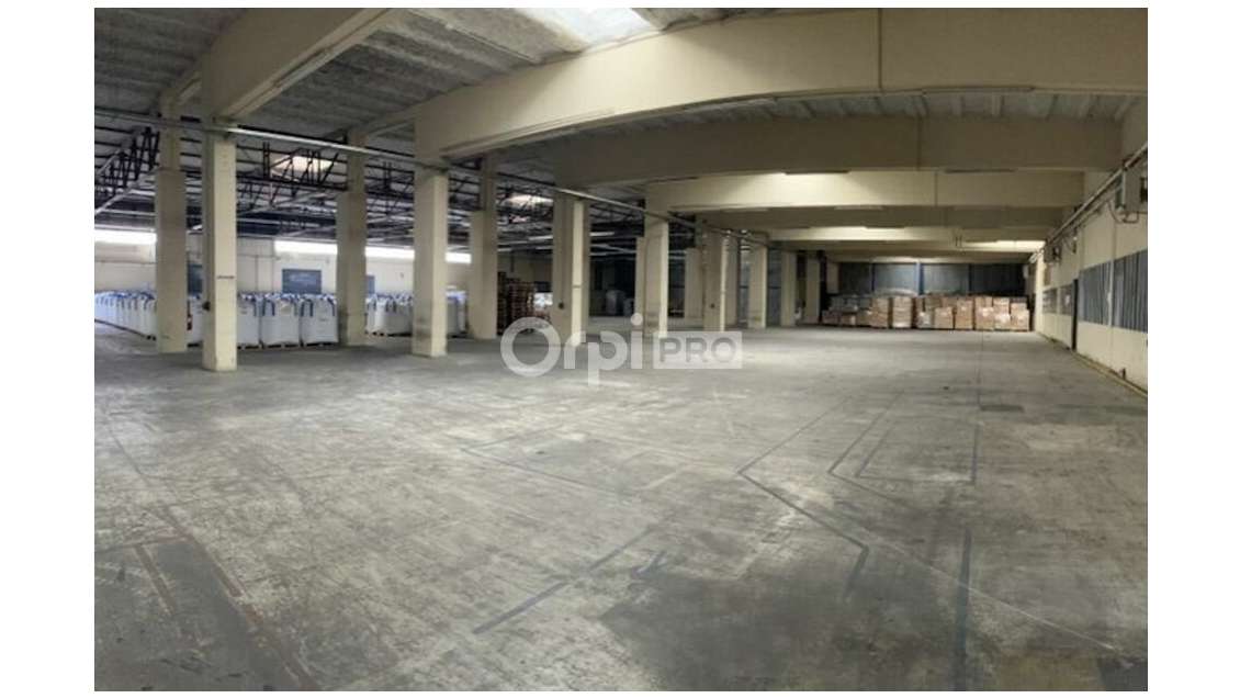 A louer entrepôt logistique 3000m² à Longvic