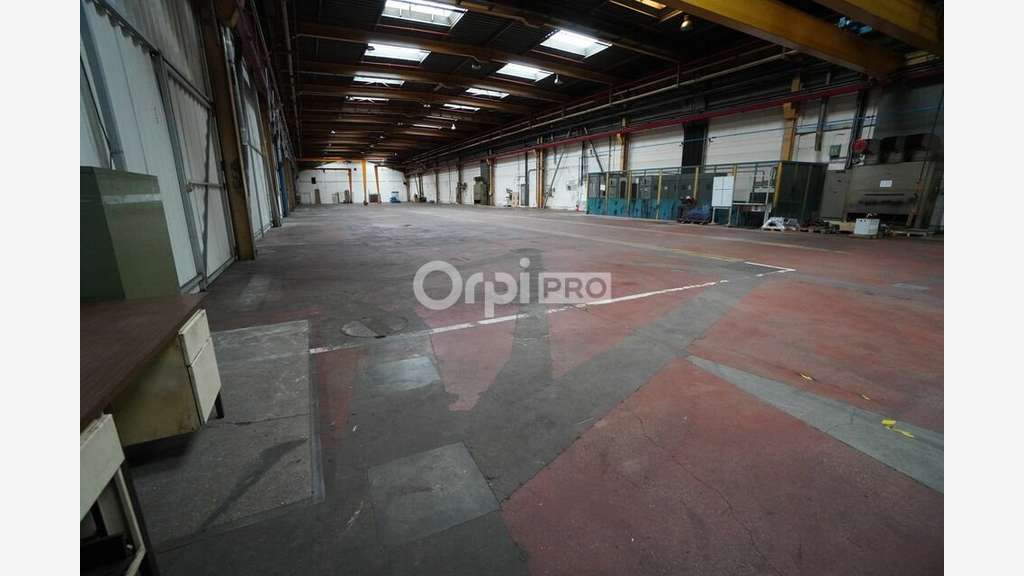 A louer entrepôt logistique 3000m² à Longvic