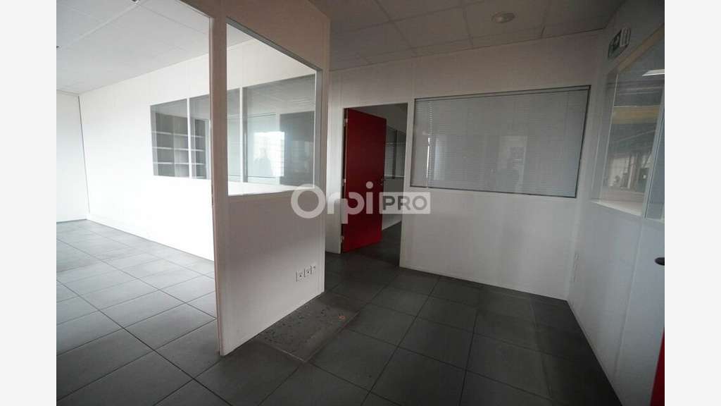 A louer entrepôt logistique 3000m² à Longvic
