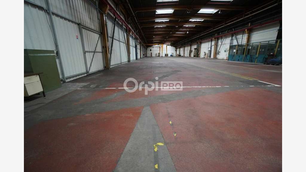 A louer entrepôt logistique 3000m² à Longvic