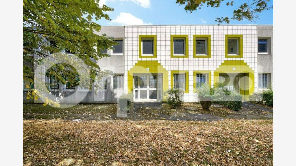 Local d'activité 385m² à louer à Lognes A4 A104