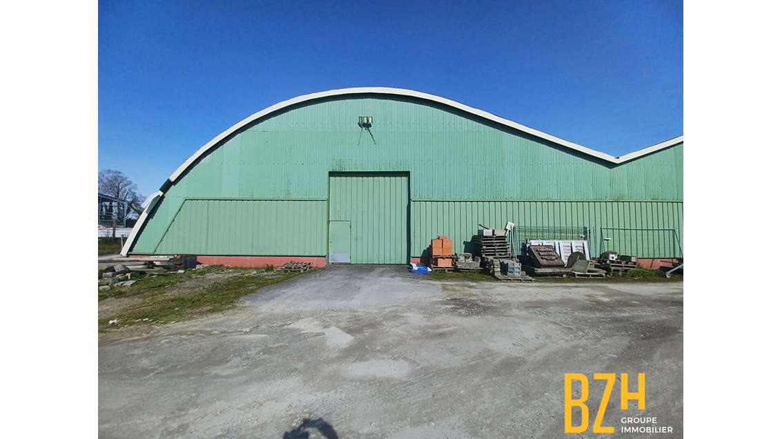 Entrepôt 900m² à louer à Lorient RN 365