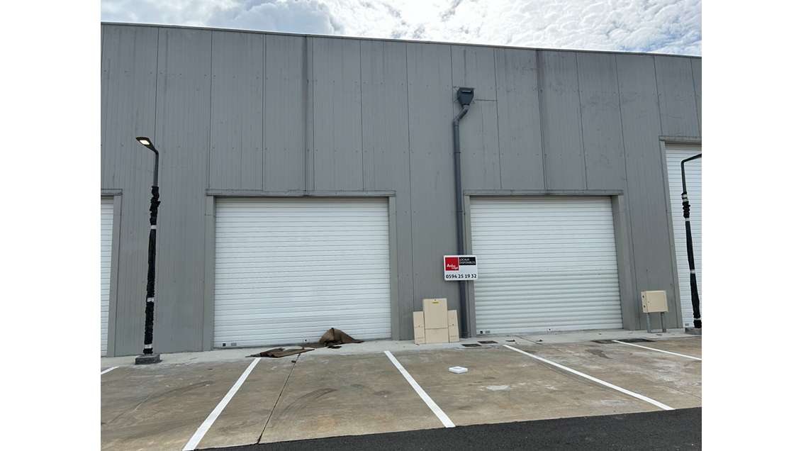 A louer local 260m² Macouria Les Portes de Soula