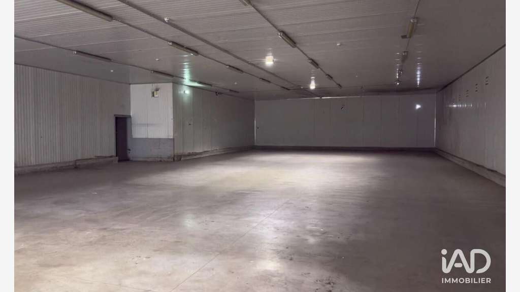 A louer entrepôt 1963m² Mareuil-lès-Meaux zone ZFU