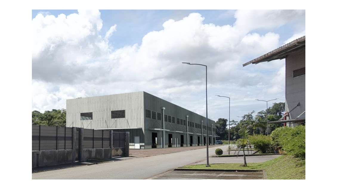 A louer entrepôt de 1 800m² divisible à Matoury 