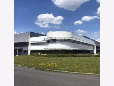A louer entrepôt de 30 180m² proche d'Orléans  