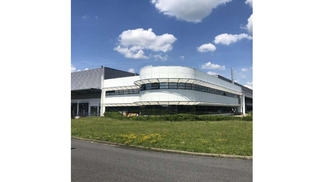 A louer entrepôt de 30 180m² proche d'Orléans  