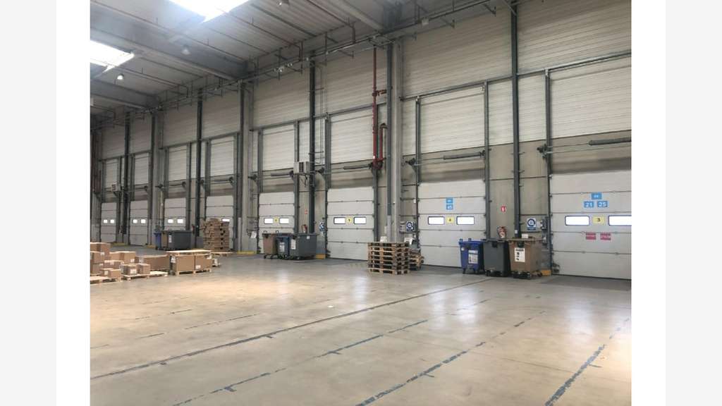 À louer entrepôt 30180m² à Meung proche d'Orléans 