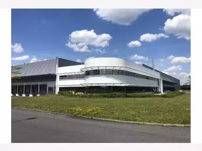 À louer entrepôt 30180m² à Meung proche d'Orléans 