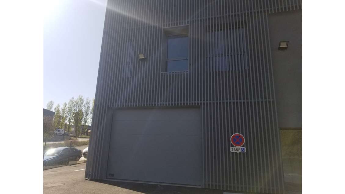 Entrepôt 150m² à louer à Montussan N89 sortie 4 