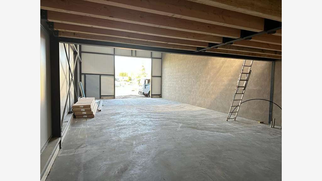 Entrepôt 170m² à louer à Montussan N89