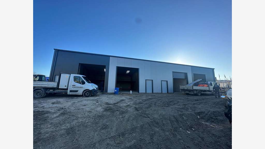 Entrepôt 170m² à louer à Montussan N89