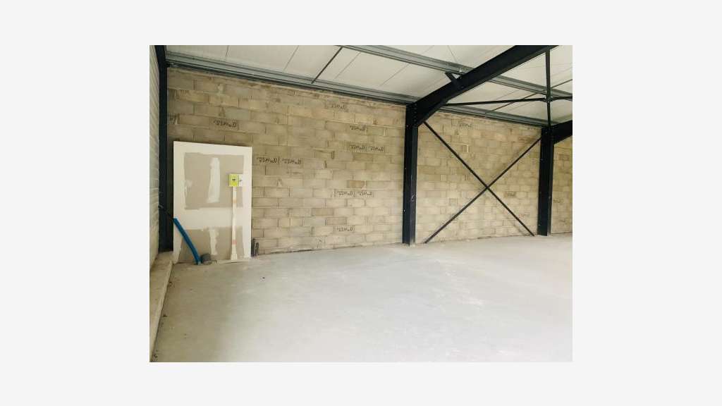 A louer entrepôt neuf 200m² à Narbonne