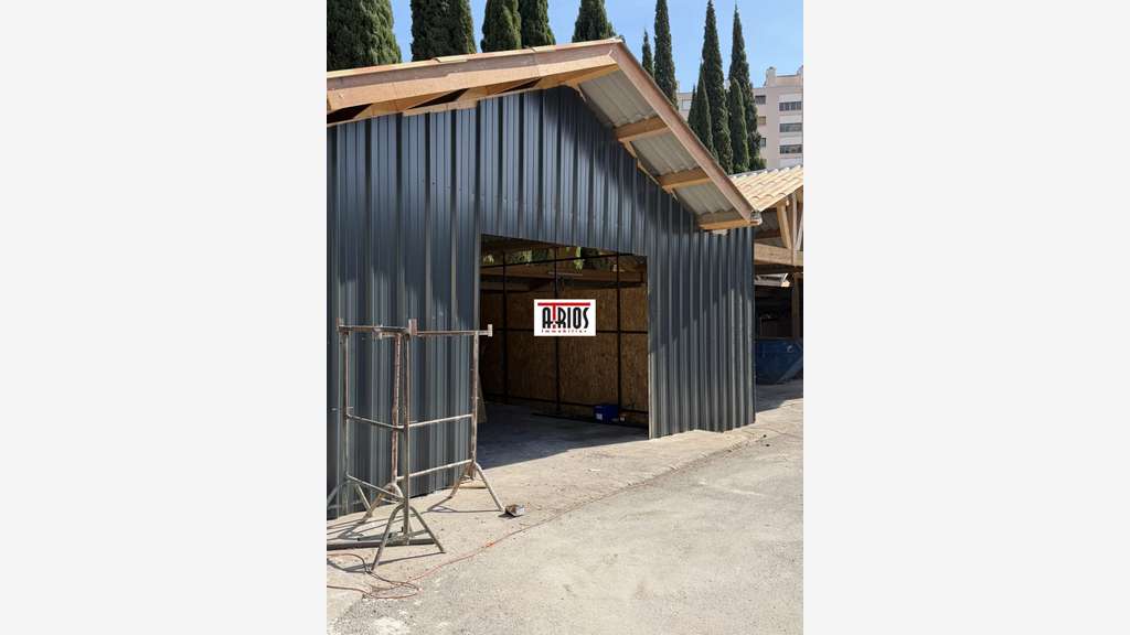 A louer entrepôt neuf 80m² entrée Est de Toulon