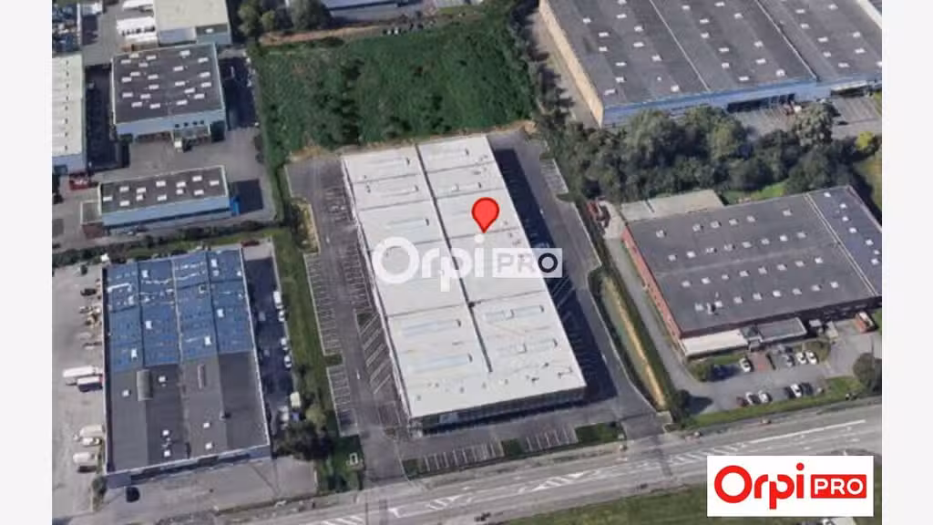Entrepôt 527m² à louer à Neuville-en-Ferrain