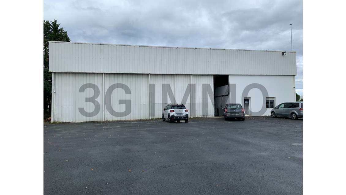 A louer entrepôt 820m² à Niort ZI Sud