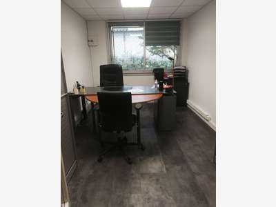 À louer entrepôt 8500m² à Orange