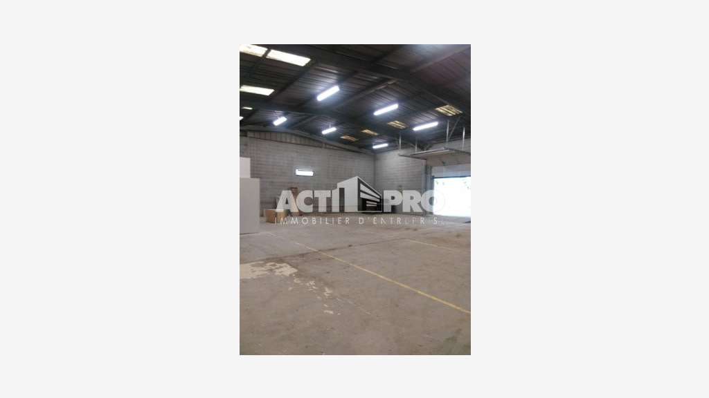 À louer entrepôt 450m² à Perpignan Saint-Charles