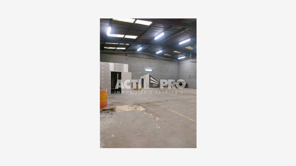 À louer entrepôt 450m² à Perpignan Saint-Charles