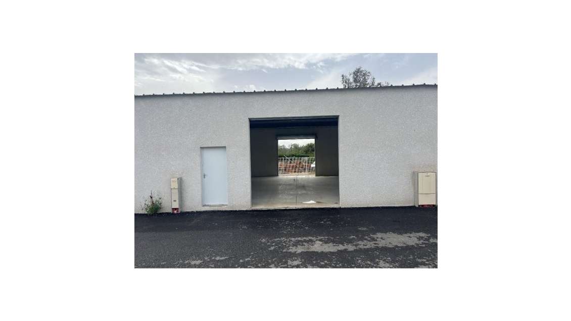 A louer entrepôt neuf 87m² à Perpignan Pollestres