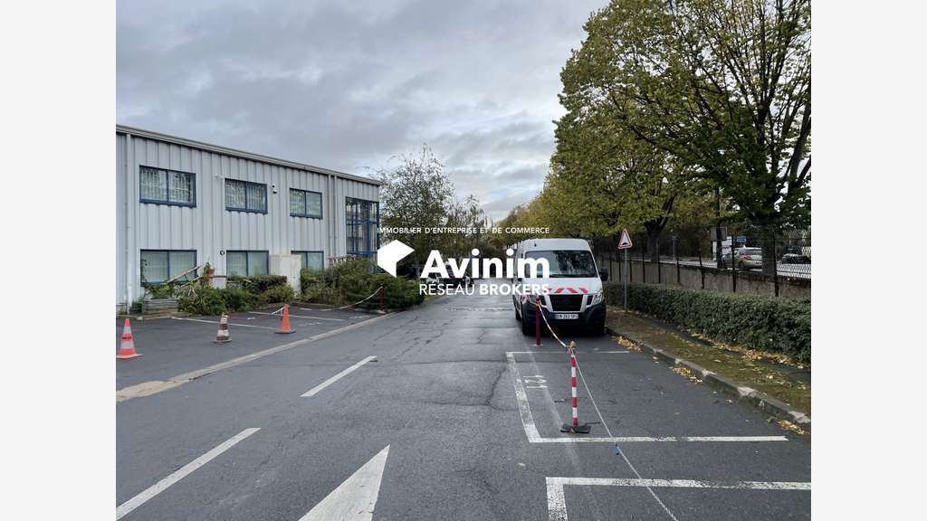 A louer entrepôt 260m² à Pierrefitte Parc Activité