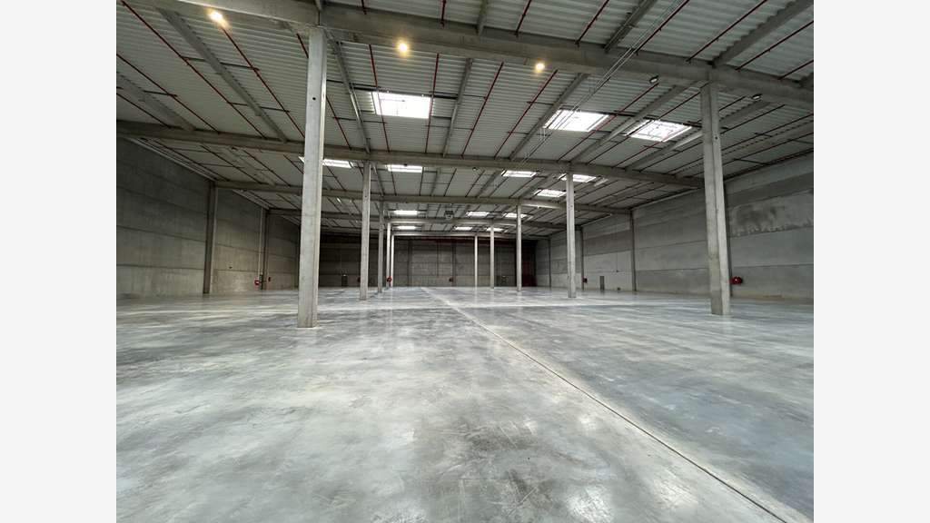 A louer cellule logistique 3977m² à St Barthelemy